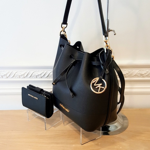 NWT Michael Kors Bucket Bag & Billfold - Picture 2 of 7